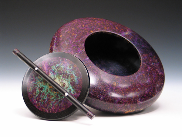  LIDDED VESSEL