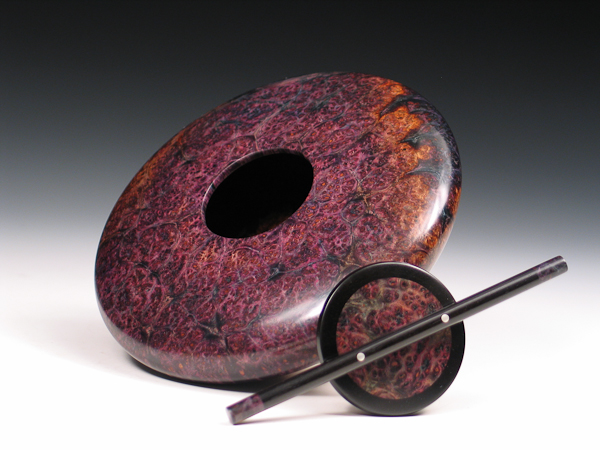  LIDDED VESSEL