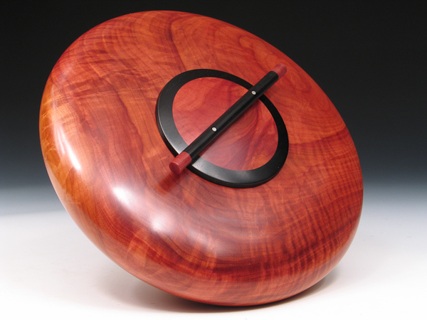  LIDDED VESSEL